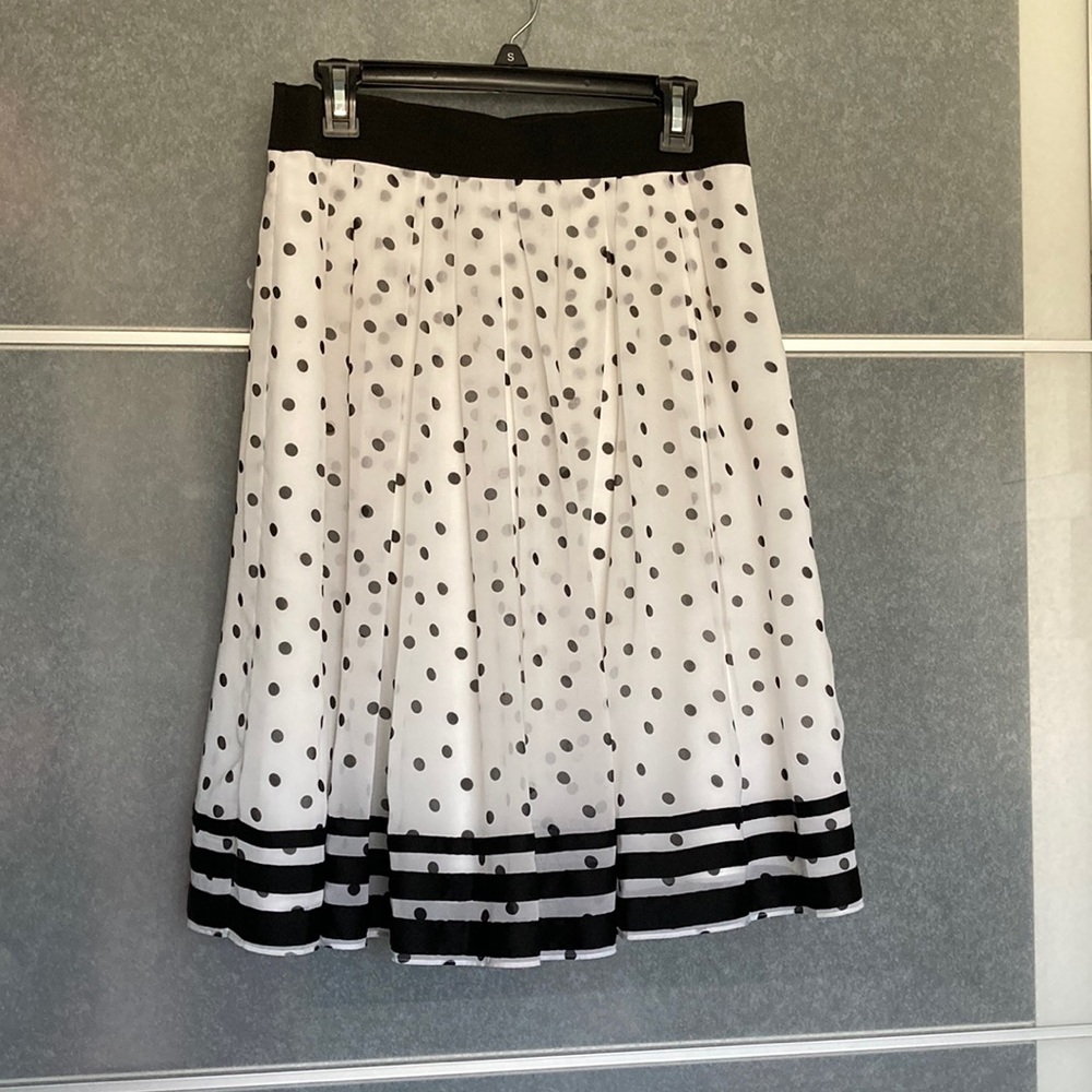 Brand NWT, WHBM, full skirt, black & white polka dot, perfect for Easter.